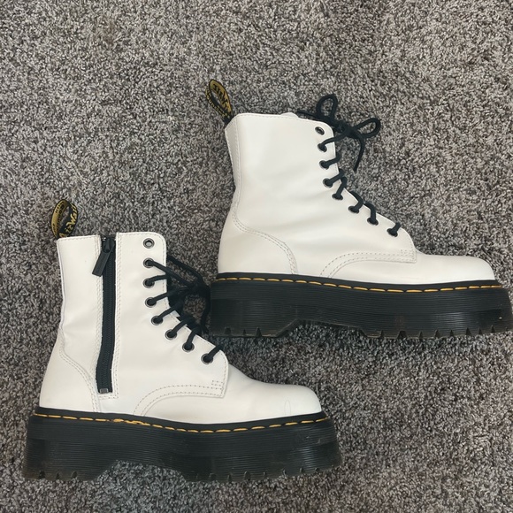 White platform Doc Martens. Size 6. Worn once, perfect condition. - Picture 4 of 7